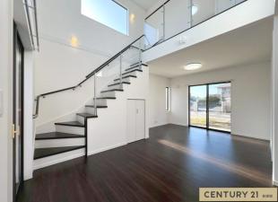 駅まで6分　吹抜のあるデザイナーズ住宅　002